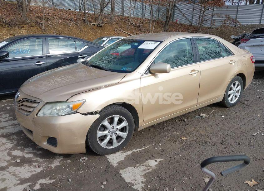 Photo 2 of 2011 Toyota Camry LE (VIN 4T1BF3EK0BU178775)