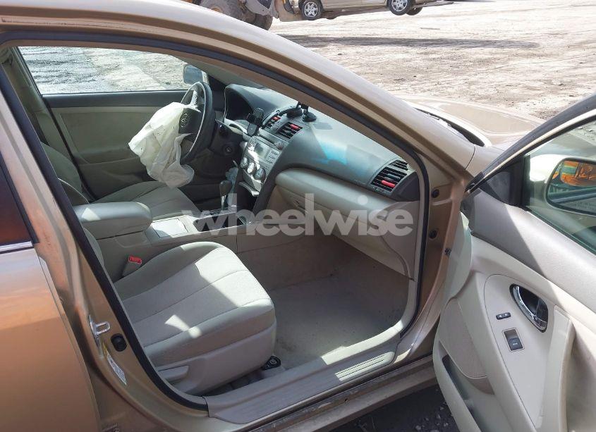 Photo 5 of 2011 Toyota Camry LE (VIN 4T1BF3EK0BU178775)