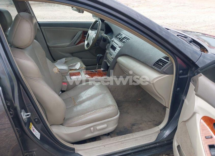 Photo 5 of 2011 Toyota Camry XLE (VIN 4T1BF3EK0BU189369)