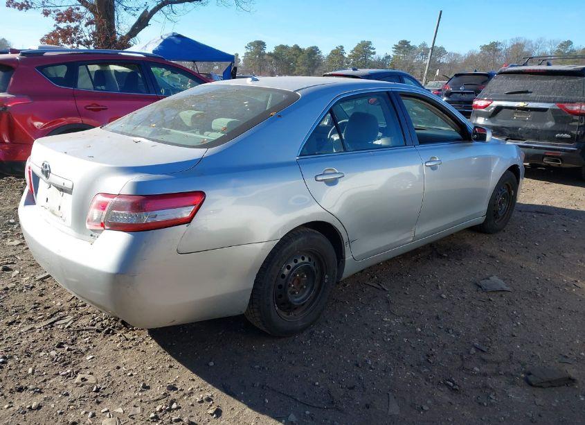 Photo 4 of 2011 Toyota Camry LE (VIN 4T1BF3EK0BU189694)