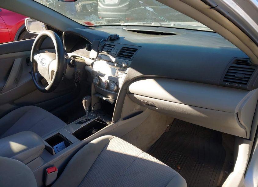 Photo 5 of 2011 Toyota Camry LE (VIN 4T1BF3EK0BU189694)