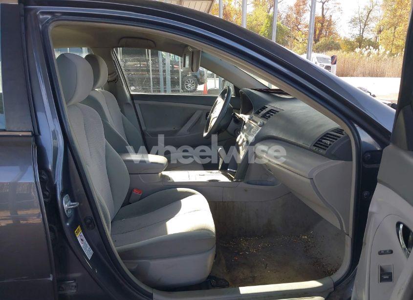 Photo 5 of 2011 Toyota Camry LE (VIN 4T1BF3EK0BU216070)