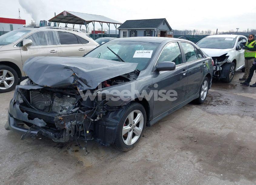 Photo 2 of 2011 Toyota Camry SE (VIN 4T1BF3EK0BU216618)