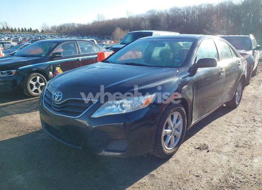 Photo 2 of 2011 Toyota Camry LE (VIN 4T1BF3EK0BU228266)