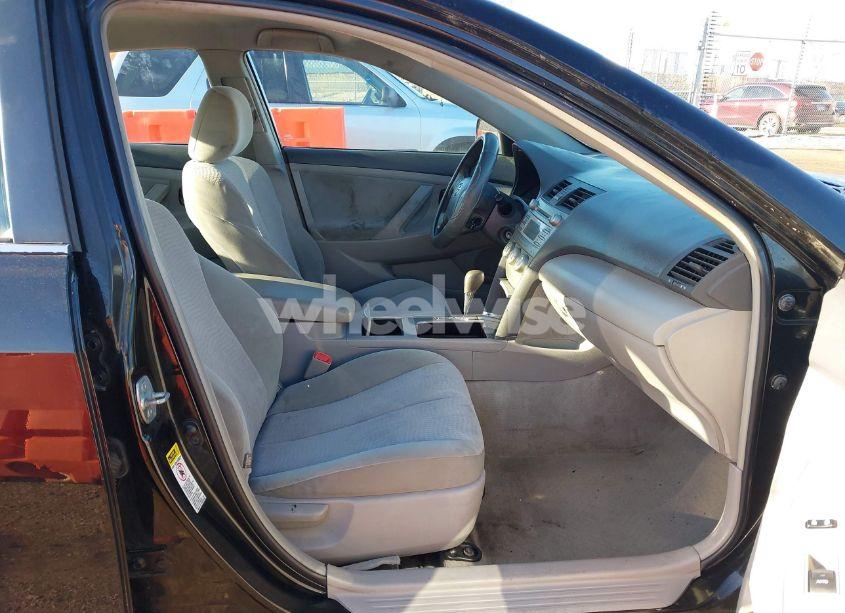 Photo 5 of 2011 Toyota Camry LE (VIN 4T1BF3EK0BU228266)