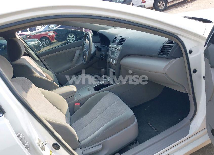 Photo 5 of 2011 Toyota Camry LE (VIN 4T1BF3EK0BU585771)