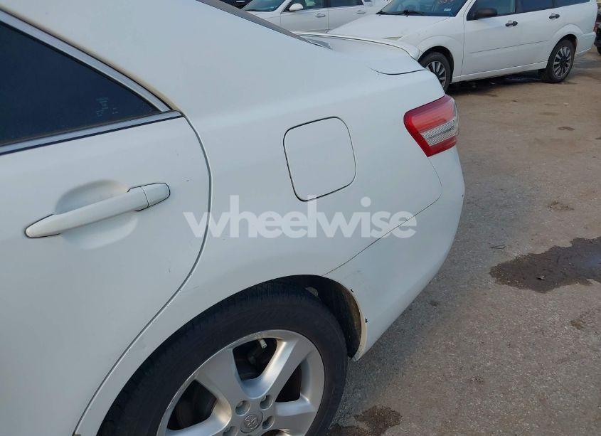 Photo 6 of 2011 Toyota Camry LE (VIN 4T1BF3EK0BU585771)