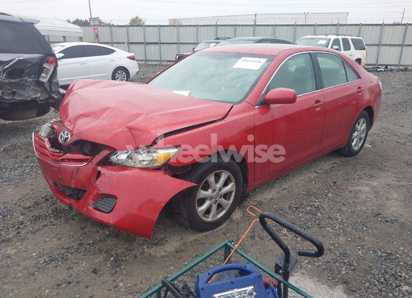 Photo 2 of 2011 Toyota Camry LE (VIN 4T1BF3EK0BU607395)