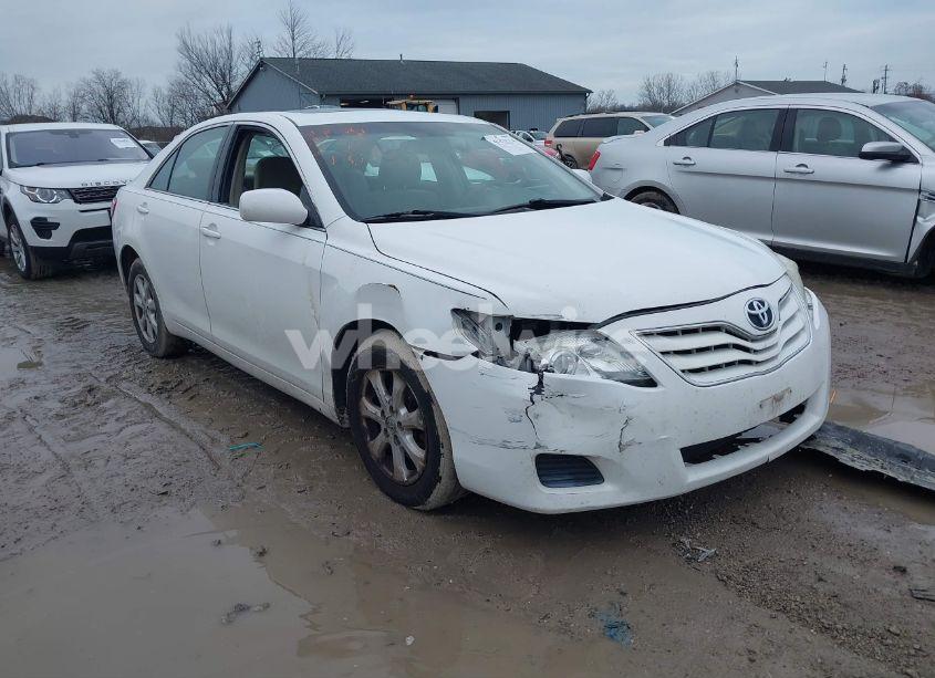 2011 Toyota Camry LE (VIN 4T1BF3EK0BU616467) main photo