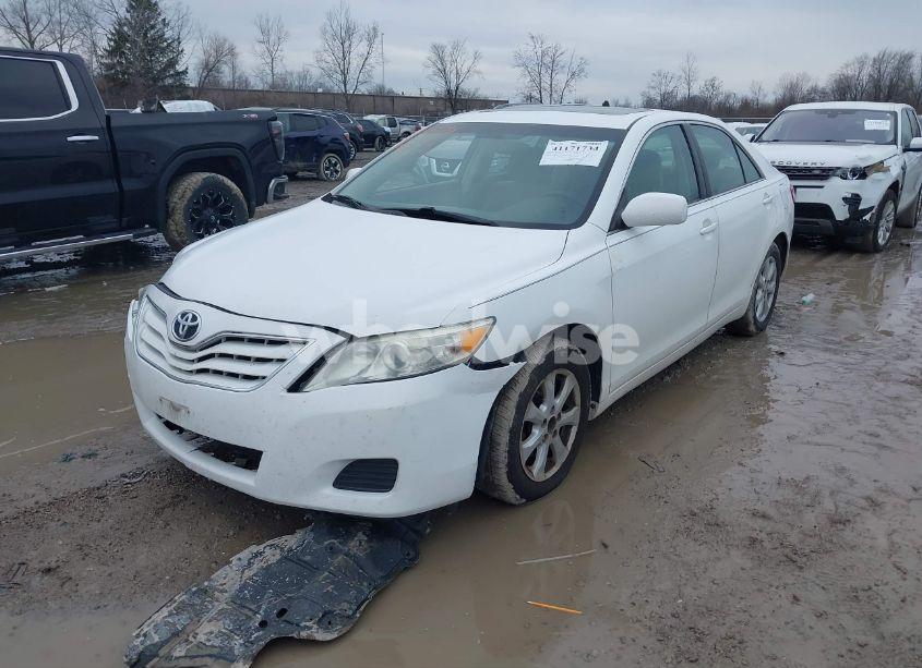 Photo 2 of 2011 Toyota Camry LE (VIN 4T1BF3EK0BU616467)