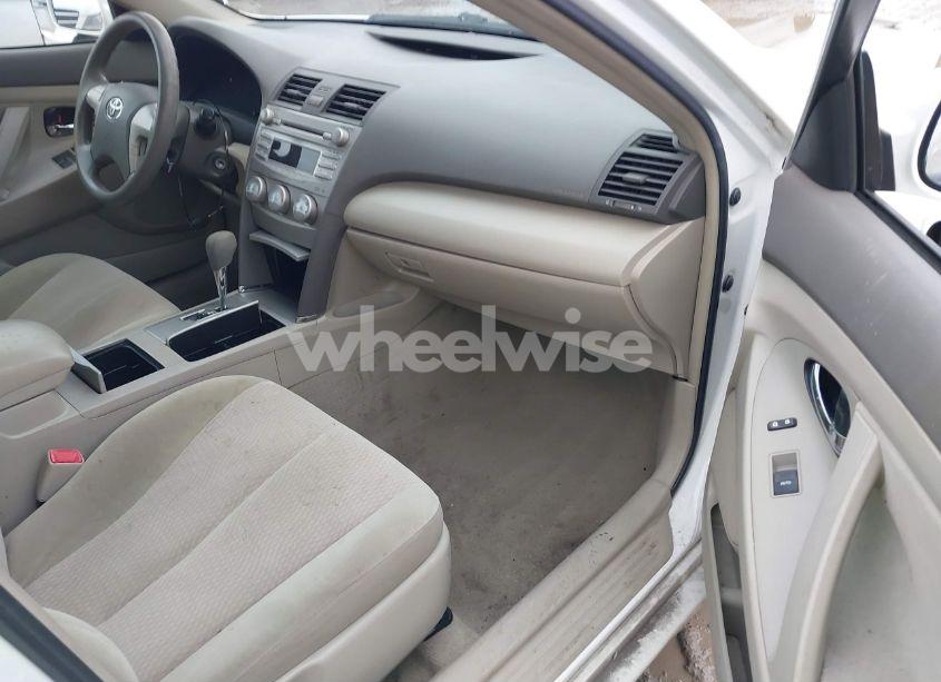 Photo 5 of 2011 Toyota Camry LE (VIN 4T1BF3EK0BU616467)