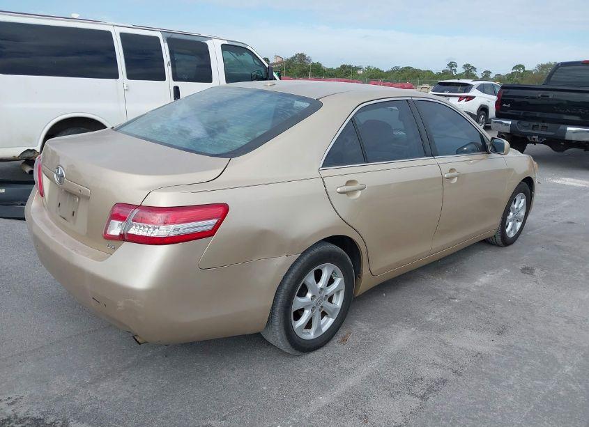 Photo 4 of 2011 Toyota Camry LE (VIN 4T1BF3EK0BU641692)