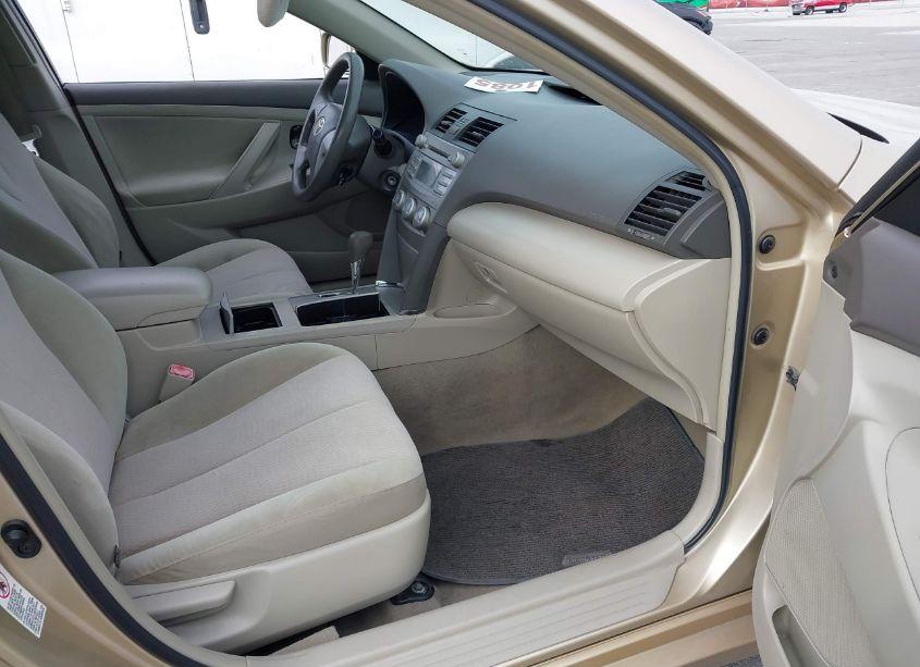 Photo 5 of 2011 Toyota Camry LE (VIN 4T1BF3EK0BU641692)