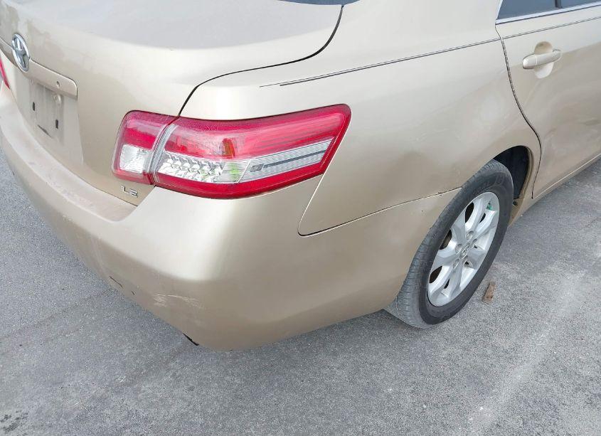 Photo 6 of 2011 Toyota Camry LE (VIN 4T1BF3EK0BU641692)