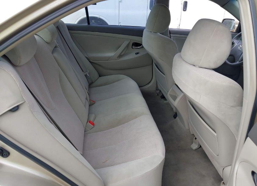 Photo 8 of 2011 Toyota Camry LE (VIN 4T1BF3EK0BU641692)