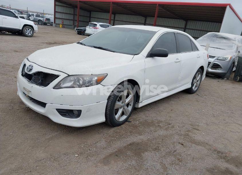 Photo 2 of 2011 Toyota Camry SE (VIN 4T1BF3EK0BU647332)