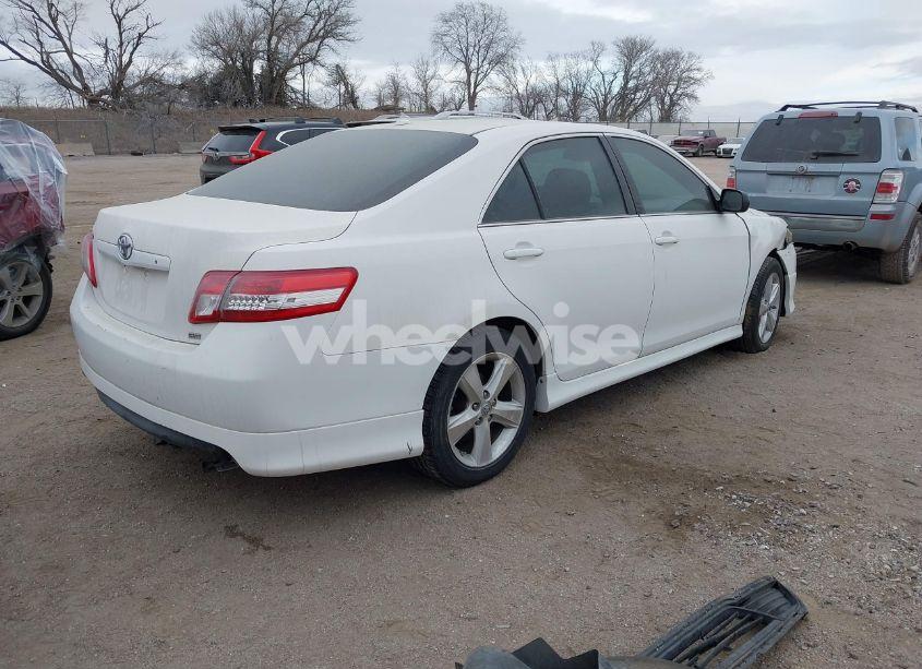 Photo 4 of 2011 Toyota Camry SE (VIN 4T1BF3EK0BU647332)