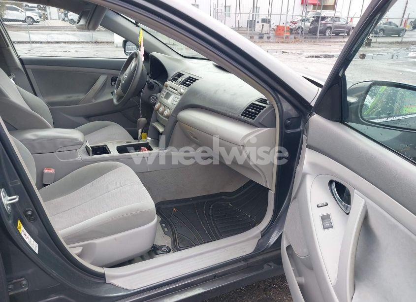 Photo 5 of 2011 Toyota Camry LE (VIN 4T1BF3EK0BU654670)