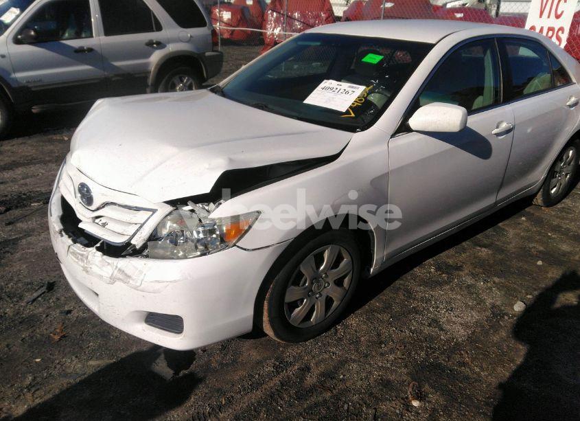 Photo 2 of 2011 Toyota Camry (VIN 4T1BF3EK0BU654832)