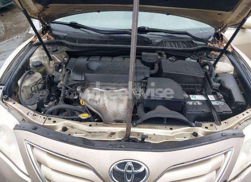 Photo 10 of 2011 Toyota Camry LE (VIN 4T1BF3EK0BU677379)