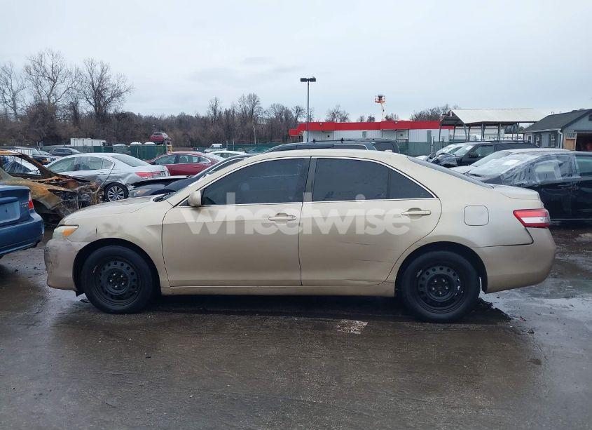 Photo 14 of 2011 Toyota Camry LE (VIN 4T1BF3EK0BU677379)