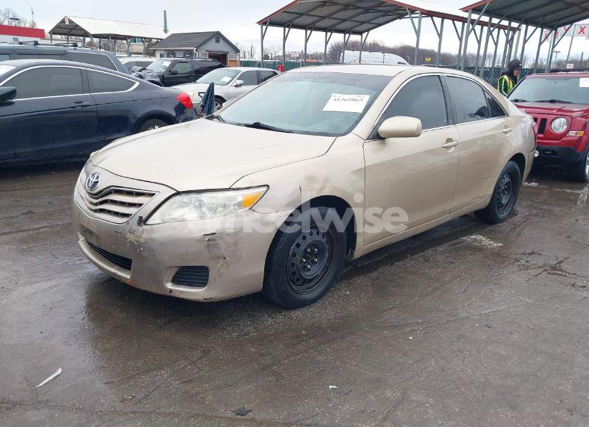 Photo 2 of 2011 Toyota Camry LE (VIN 4T1BF3EK0BU677379)