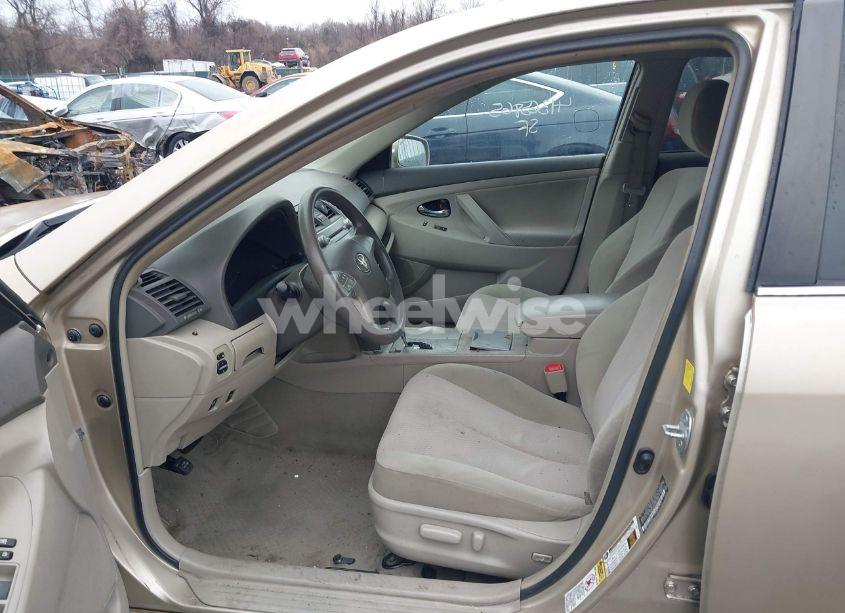 Photo 5 of 2011 Toyota Camry LE (VIN 4T1BF3EK0BU677379)