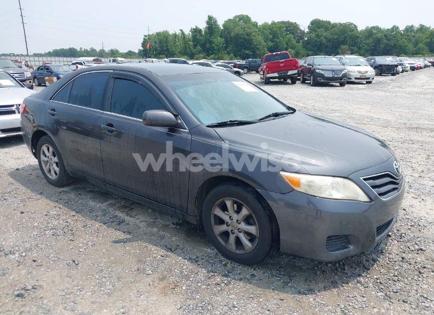 2011 Toyota Camry LE (VIN 4T1BF3EK0BU678810) main photo