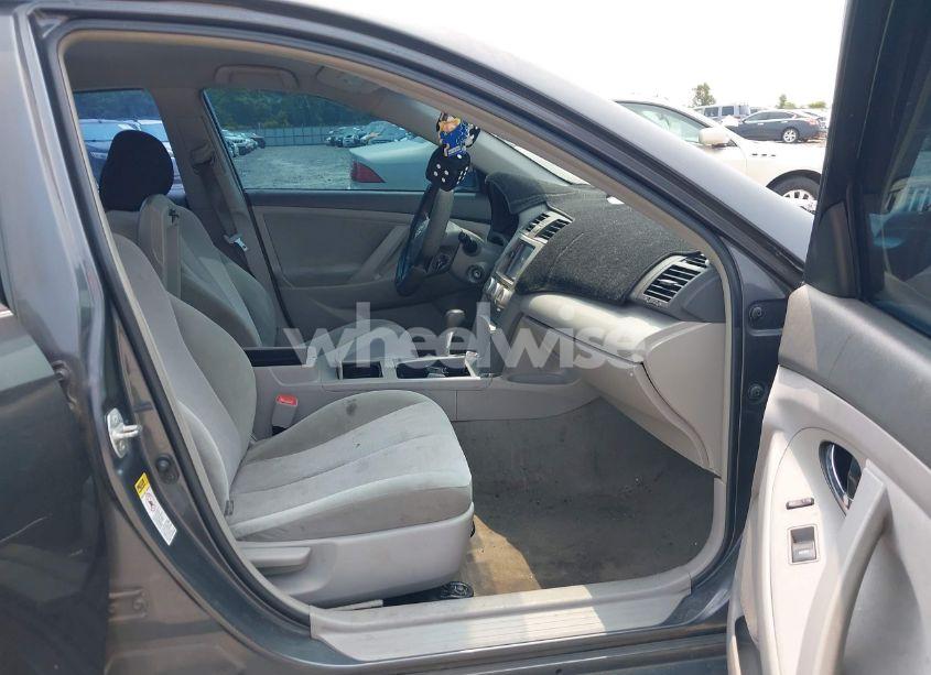 Photo 5 of 2011 Toyota Camry LE (VIN 4T1BF3EK0BU678810)