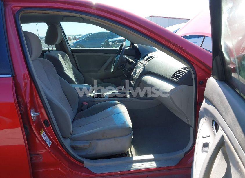 Photo 5 of 2011 Toyota Camry LE (VIN 4T1BF3EK0BU678936)