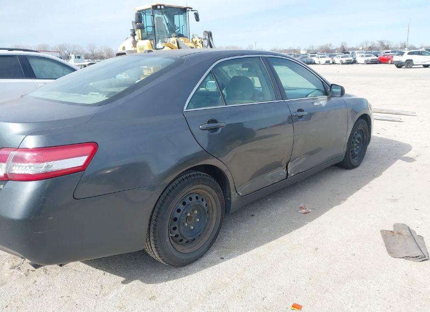 Photo 6 of 2011 Toyota Camry LE (VIN 4T1BF3EK0BU680170)