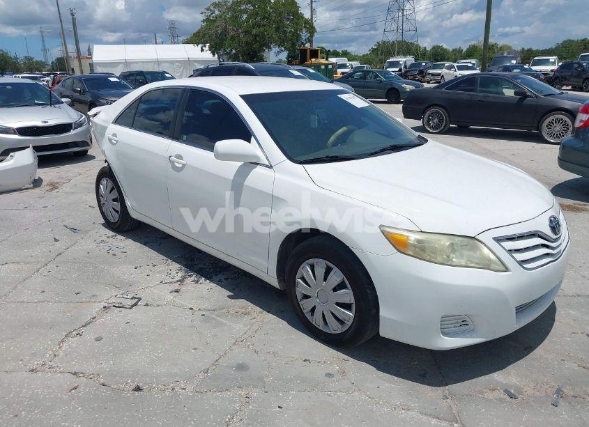 2011 Toyota Camry XLE/SE/LE (VIN 4T1BF3EK0BU709778) main photo