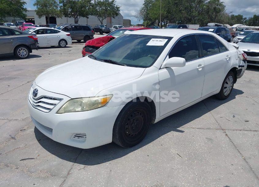 Photo 2 of 2011 Toyota Camry XLE/SE/LE (VIN 4T1BF3EK0BU709778)