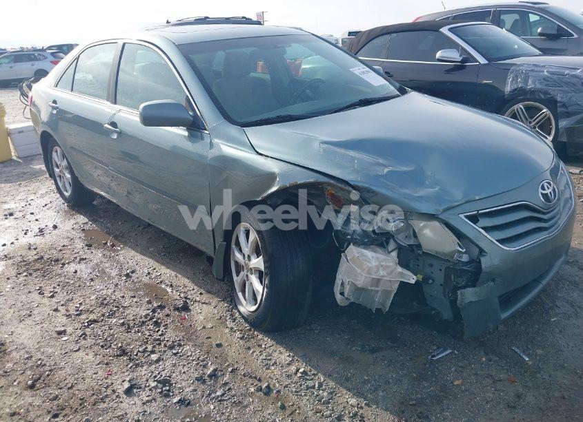 2011 Toyota Camry LE (VIN 4T1BF3EK0BU718304) main photo