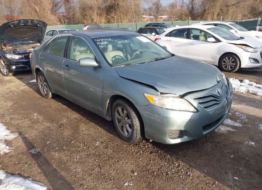 2011 Toyota Camry LE (VIN 4T1BF3EK0BU725883) main photo