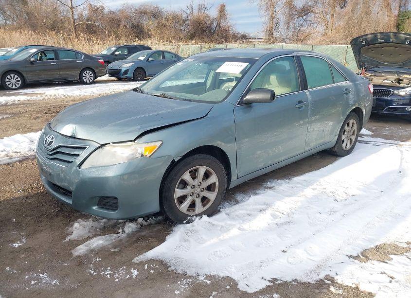 Photo 2 of 2011 Toyota Camry LE (VIN 4T1BF3EK0BU725883)