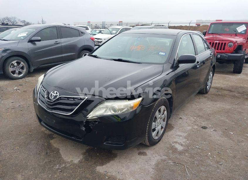 Photo 2 of 2011 Toyota Camry LE (VIN 4T1BF3EK0BU745244)