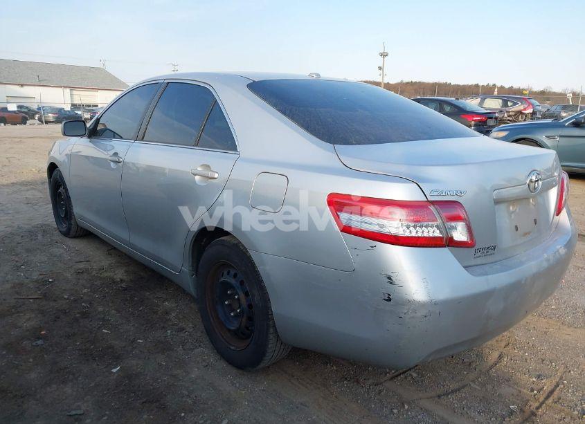 Photo 3 of 2011 Toyota Camry (VIN 4T1BF3EK0BU748998)