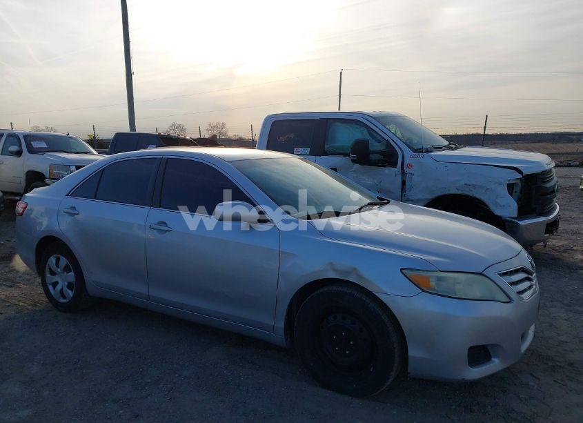 Photo 6 of 2011 Toyota Camry (VIN 4T1BF3EK0BU748998)