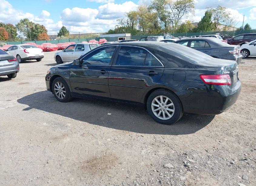 Photo 3 of 2011 Toyota Camry XLE (VIN 4T1BF3EK0BU752808)