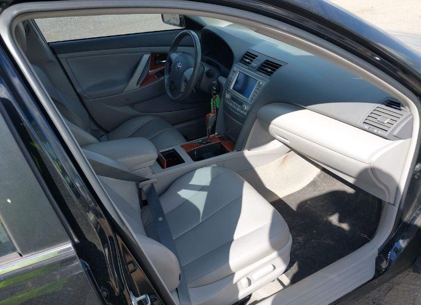 Photo 5 of 2011 Toyota Camry XLE (VIN 4T1BF3EK0BU752808)