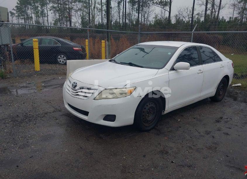 Photo 2 of 2011 Toyota Camry (VIN 4T1BF3EK0BU757104)