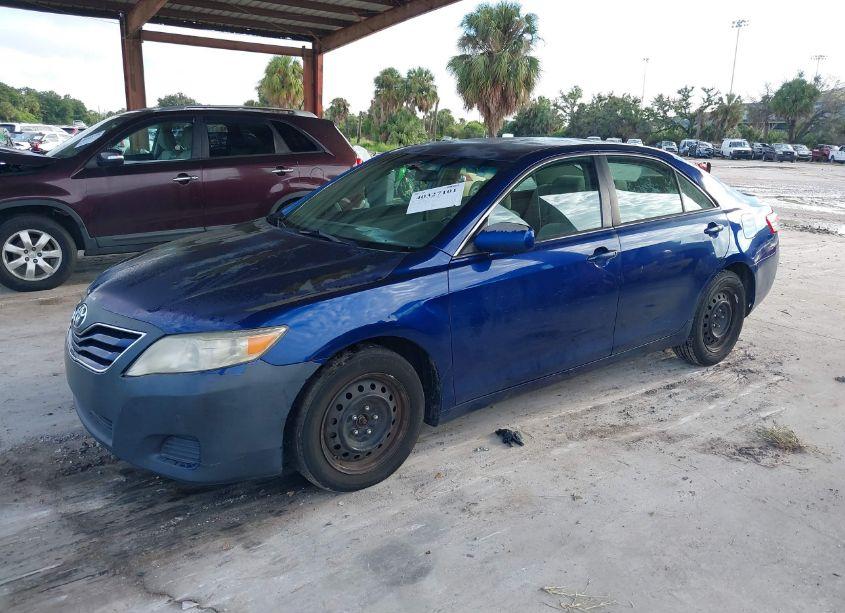 Photo 2 of 2011 Toyota Camry LE (VIN 4T1BF3EK0BU769219)