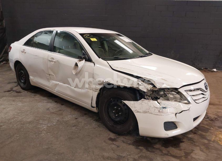 2011 Toyota Camry LE (VIN 4T1BF3EK0BU772878) main photo