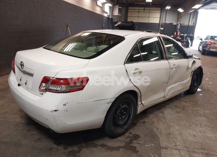 Photo 4 of 2011 Toyota Camry LE (VIN 4T1BF3EK0BU772878)