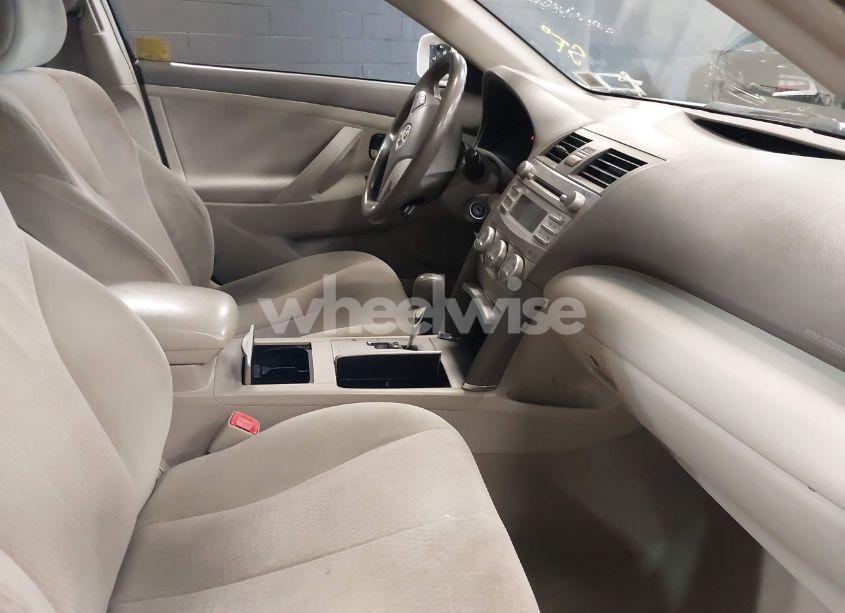 Photo 5 of 2011 Toyota Camry LE (VIN 4T1BF3EK0BU772878)