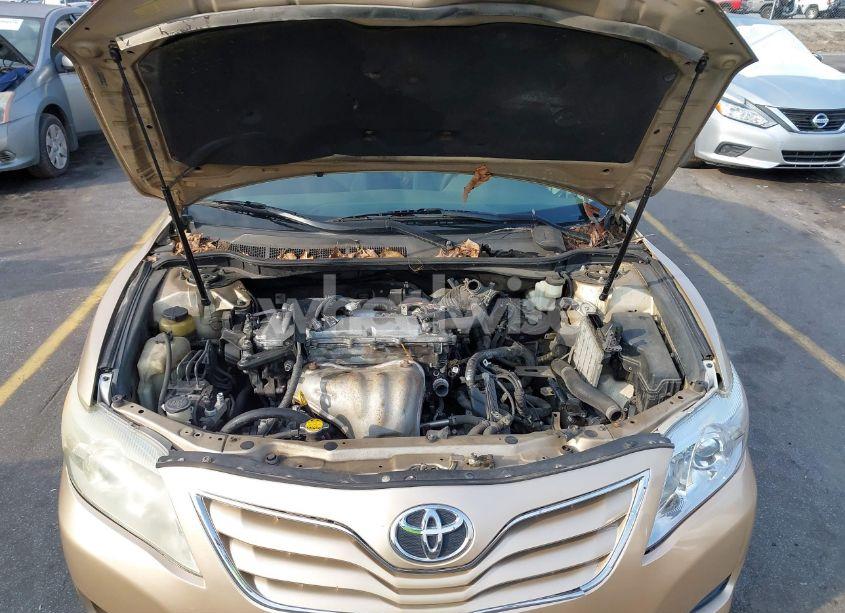 Photo 10 of 2010 Toyota Camry LE (VIN 4T1BF3EK1AU011100)