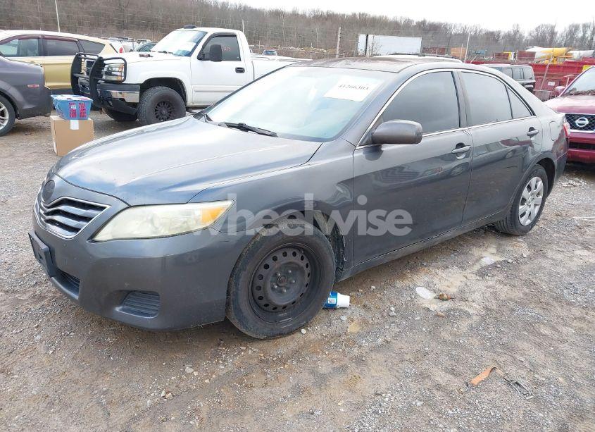 Photo 2 of 2010 Toyota Camry LE (VIN 4T1BF3EK1AU048745)