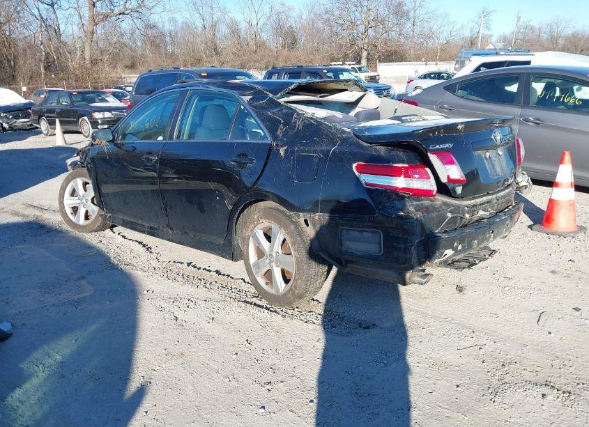 Photo 3 of 2010 Toyota Camry SE (VIN 4T1BF3EK1AU061673)