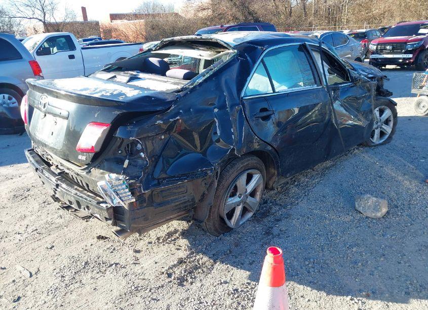 Photo 4 of 2010 Toyota Camry SE (VIN 4T1BF3EK1AU061673)